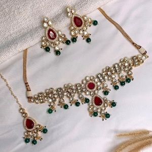 Green/red kundan choker set